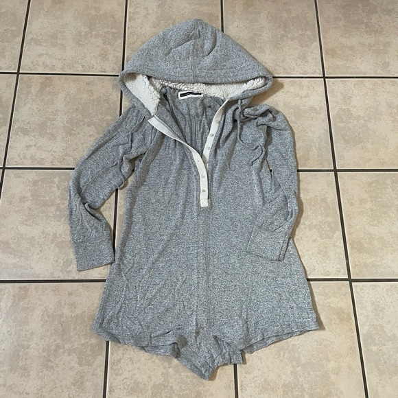 Abercrombie & Fitch Other - Abercrombie Hooded Sleep Romper